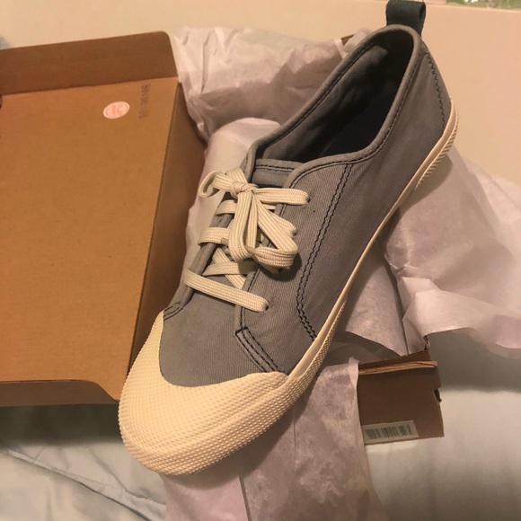 sperry breeze sneaker